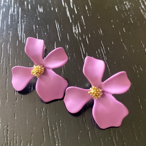 Jewelry - Purple metal flower earrings-NWT